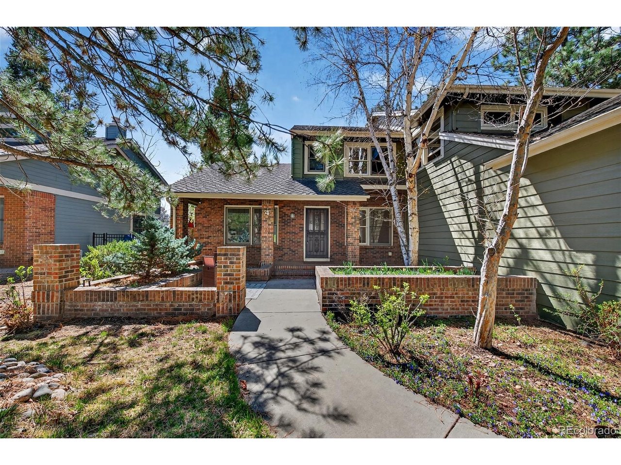 4 Oakmont Ln