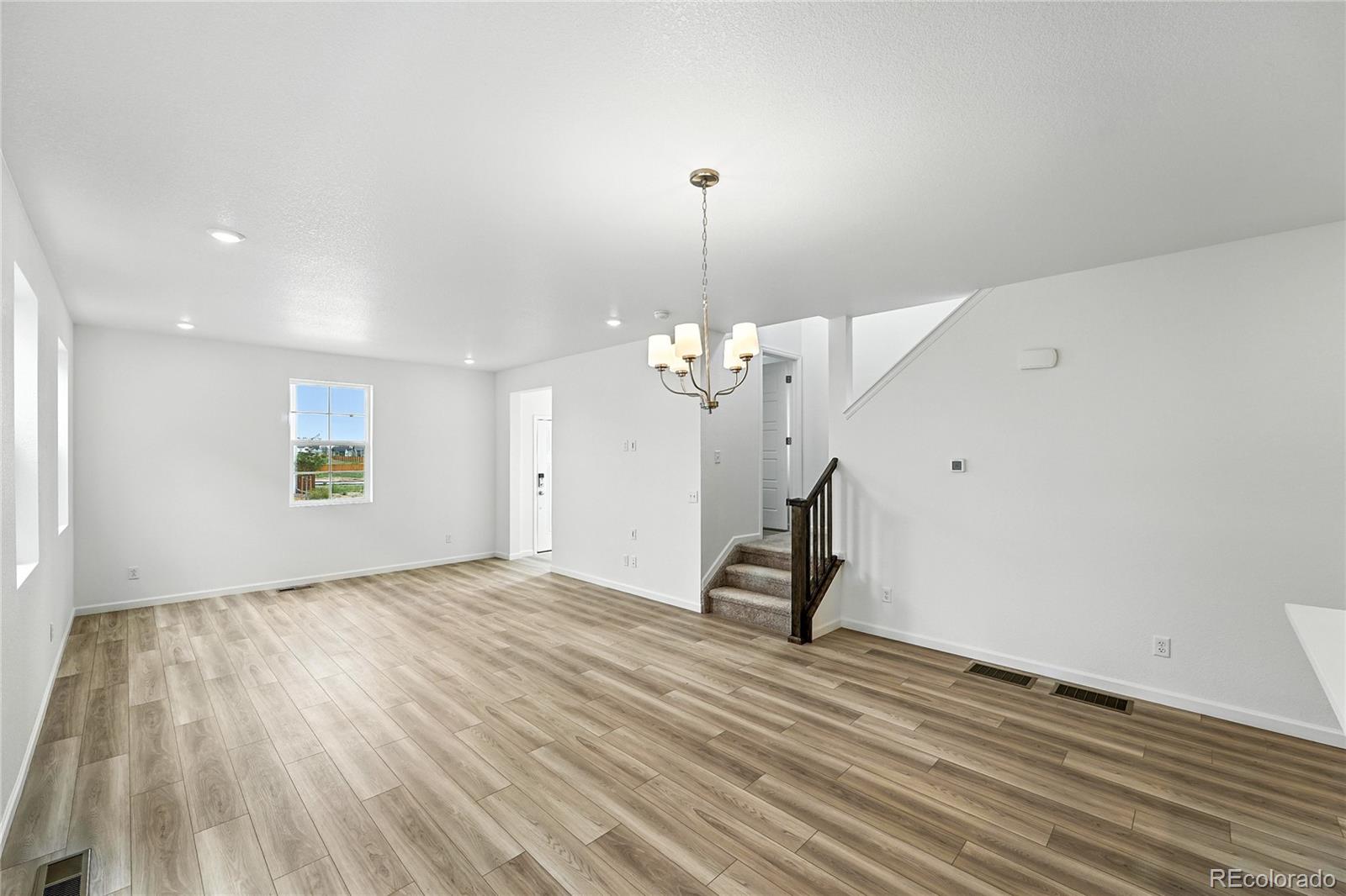 2086 Wagon Wheel Aly