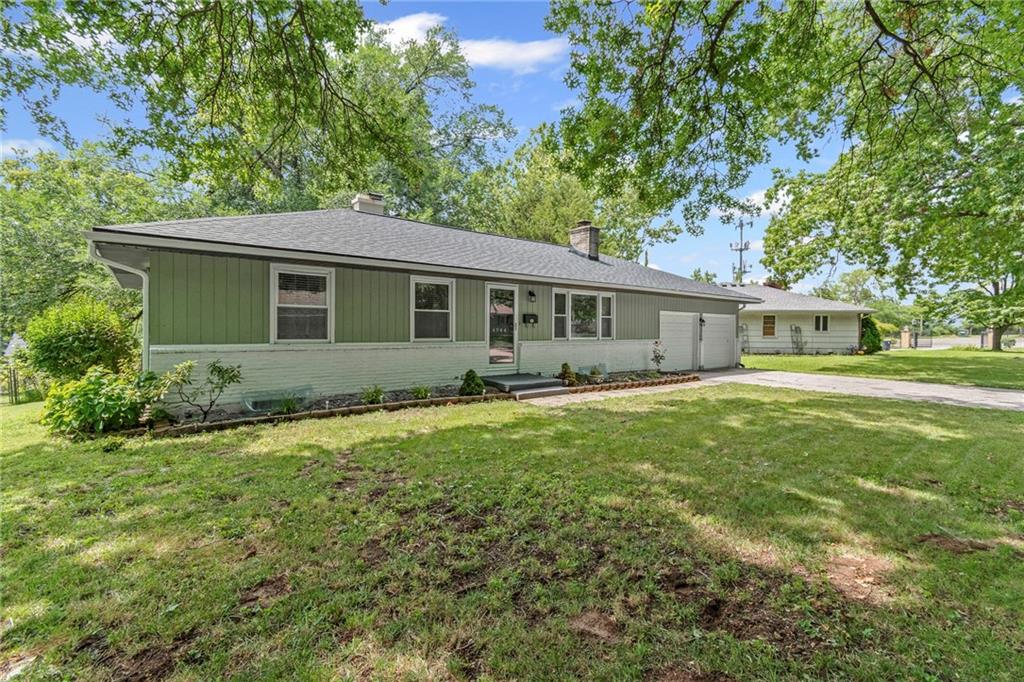 4944 NE Gladstone Avenue