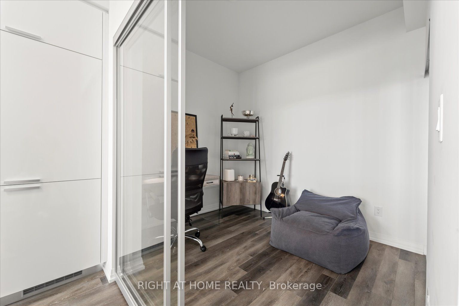 75 Canterbury Pl 2317