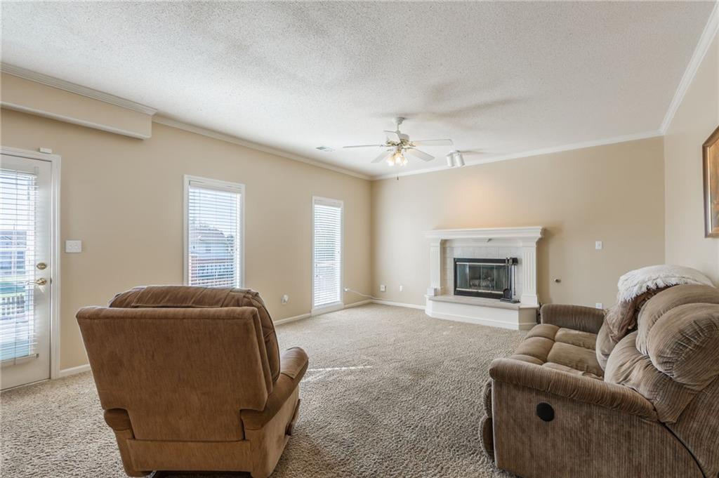 10700 N Holmes Street