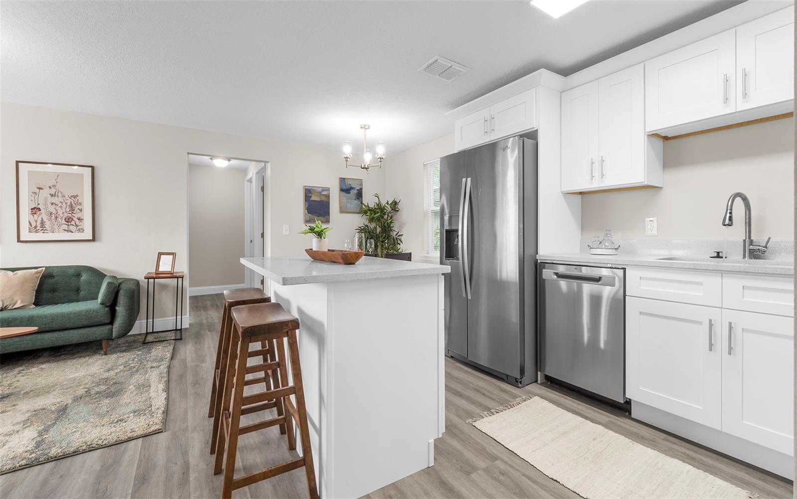 3601 E Giddens Avenue