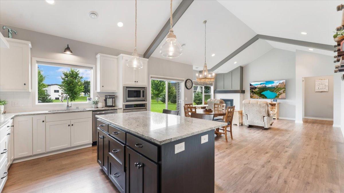 1905 Sandstone Court