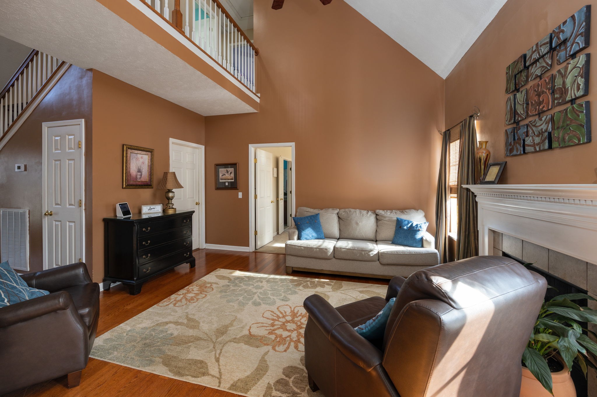 220 Iroquois Dr