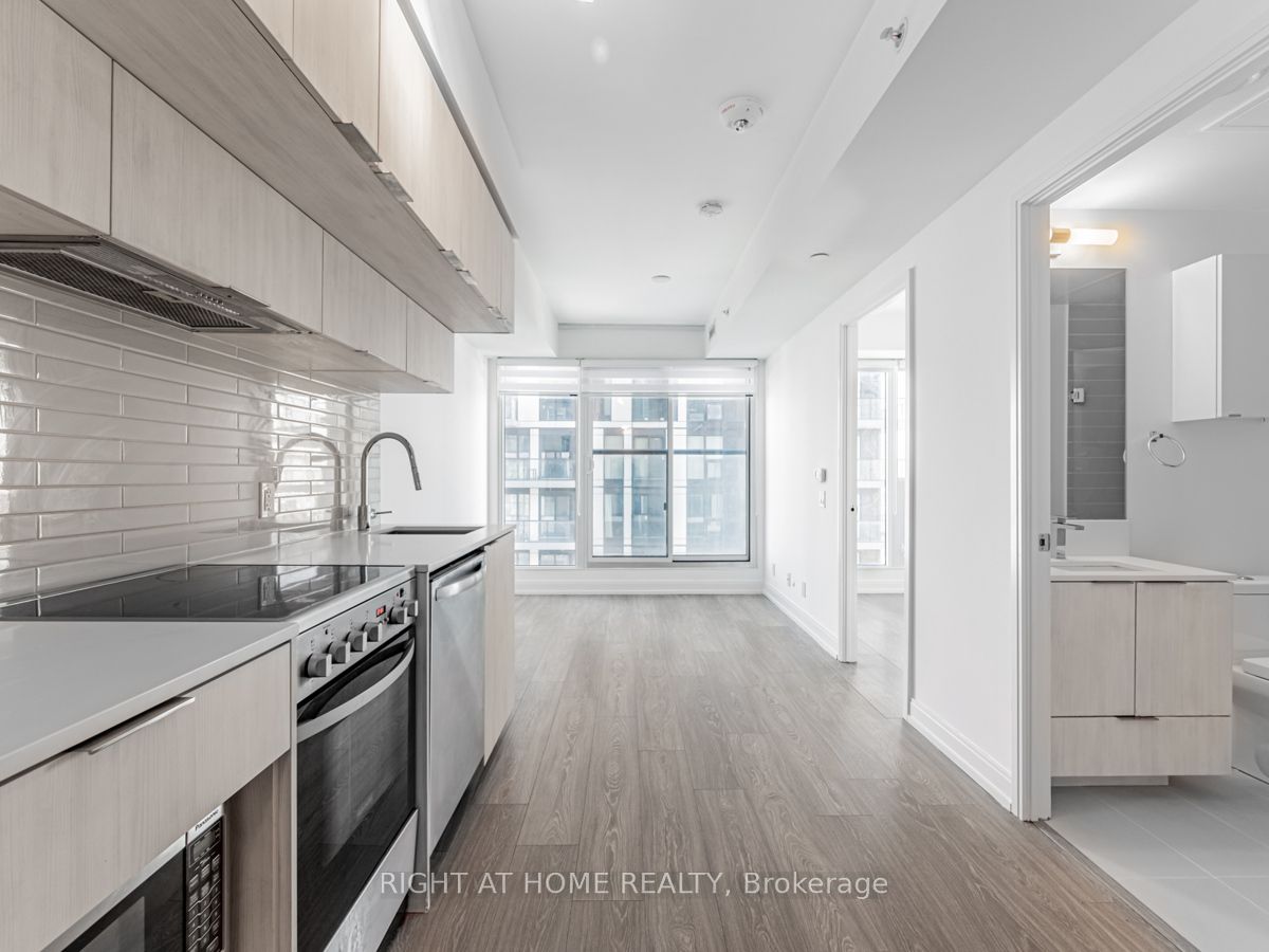 181 E Dundas St 2715