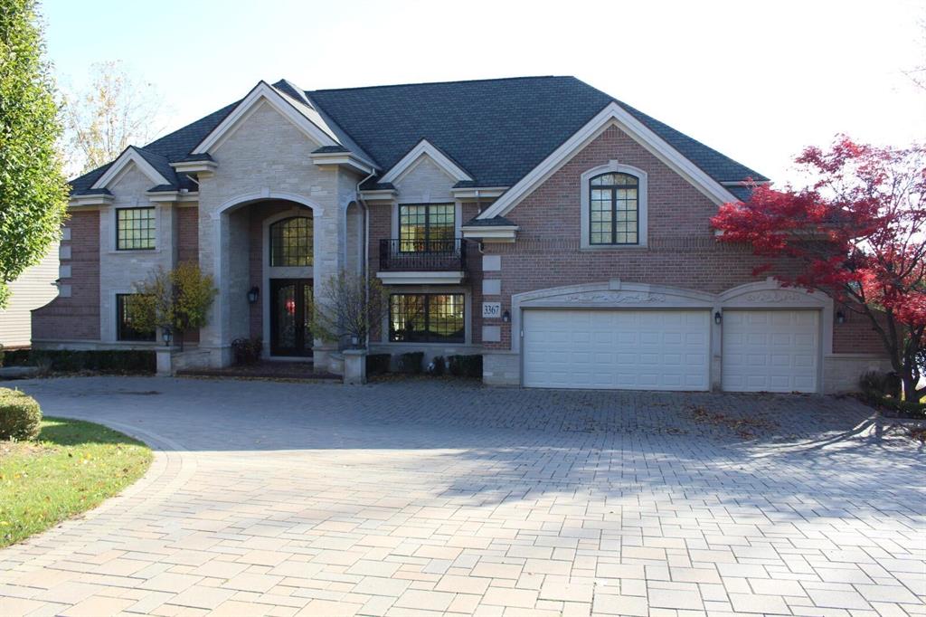 Great home move in ready with all new upgrades. Full and breathtaking view of Bloomfield Lake. Current owner completed several renovations including the impressive finished basement with a full suite. Attached 3 car garage, new windows, roof, and 3 central air conditioning systems and furnaces. This magnificent one-of-a-kind home is professionally landscaped. Has an extensive security system including cameras. 2 kitchens with high-end appliances. Beautiful ceramic tile and hardwood floors throughout. All furniture is available for sale also for an additional price of $20,000