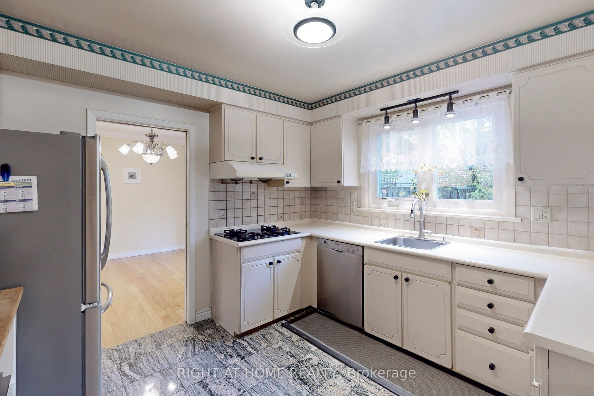 2 Farmview Cres