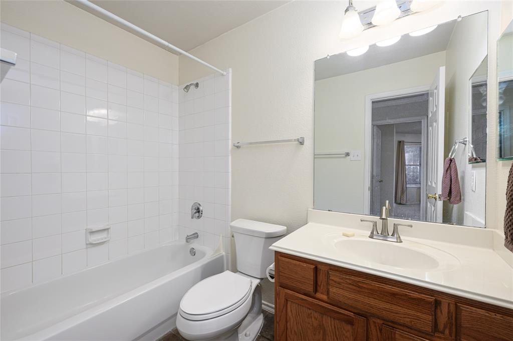 2900 Bluffs Court