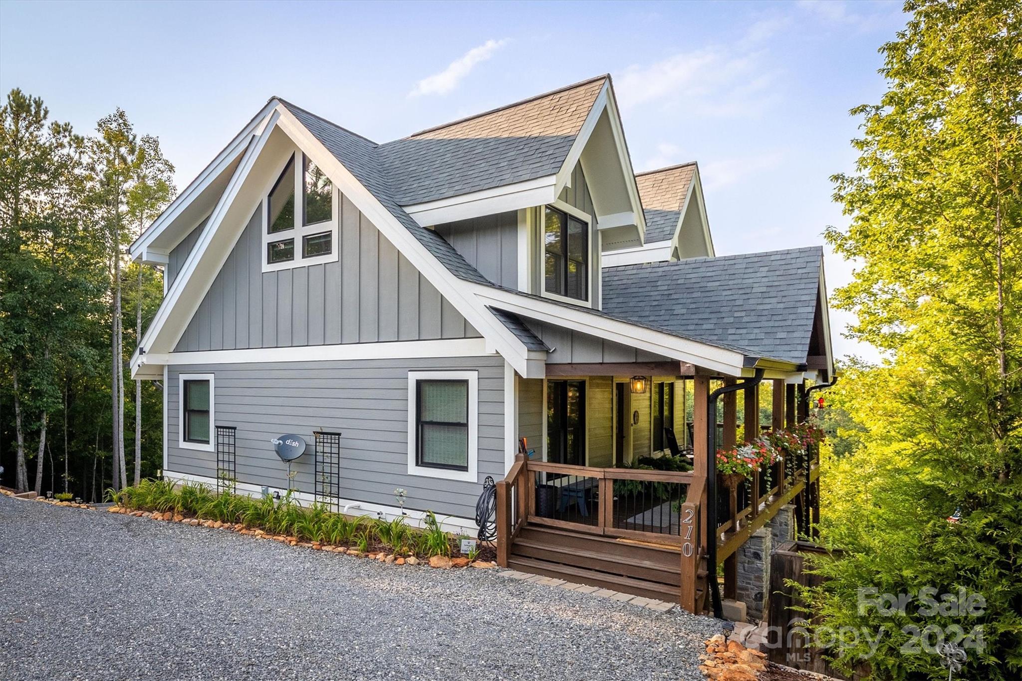 210 Grandview Loop