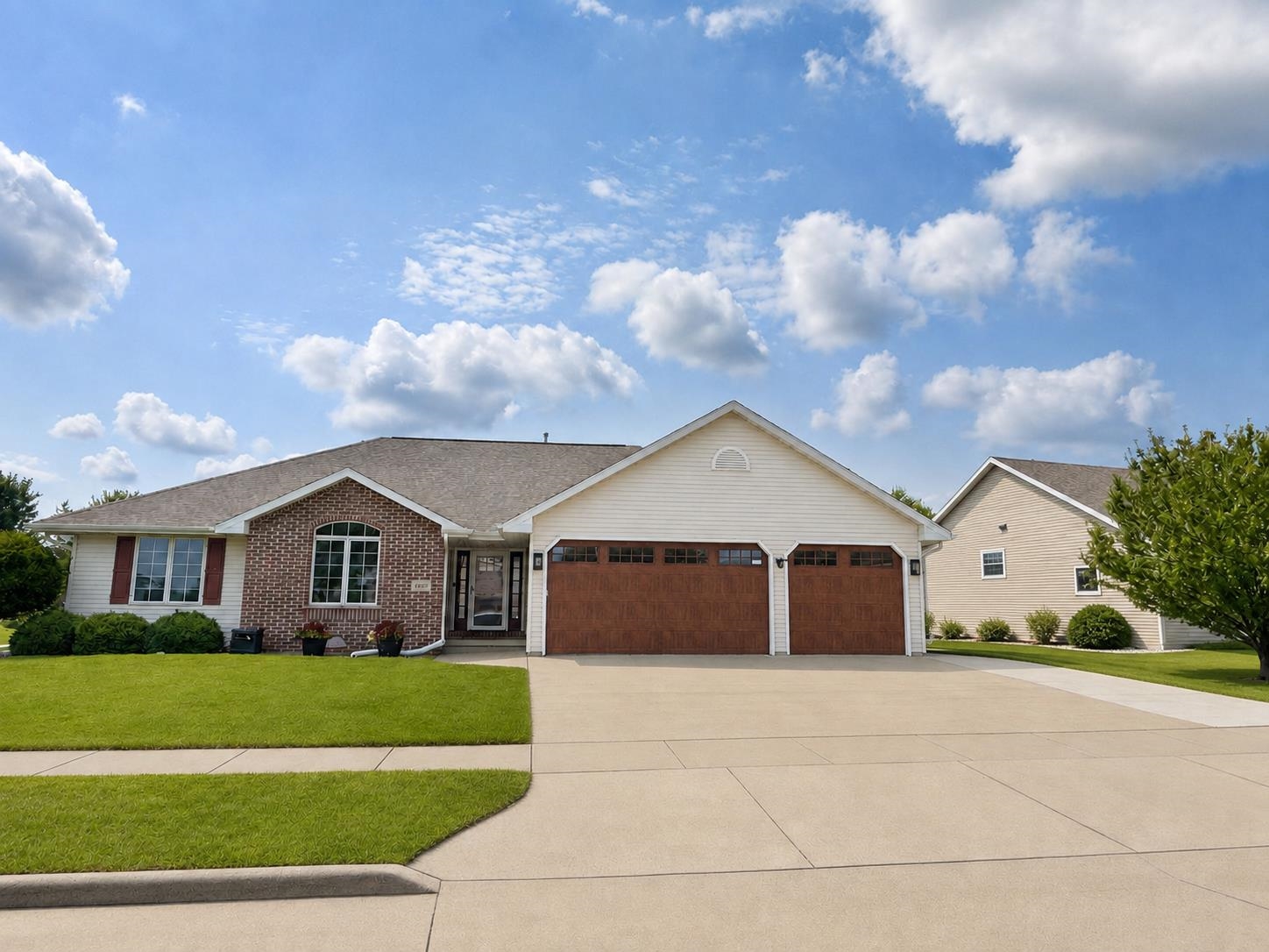 4807 N Fuji Drive