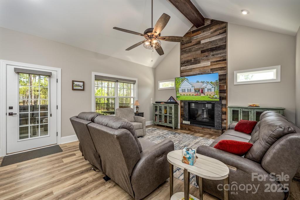 4594 N Wynswept Drive