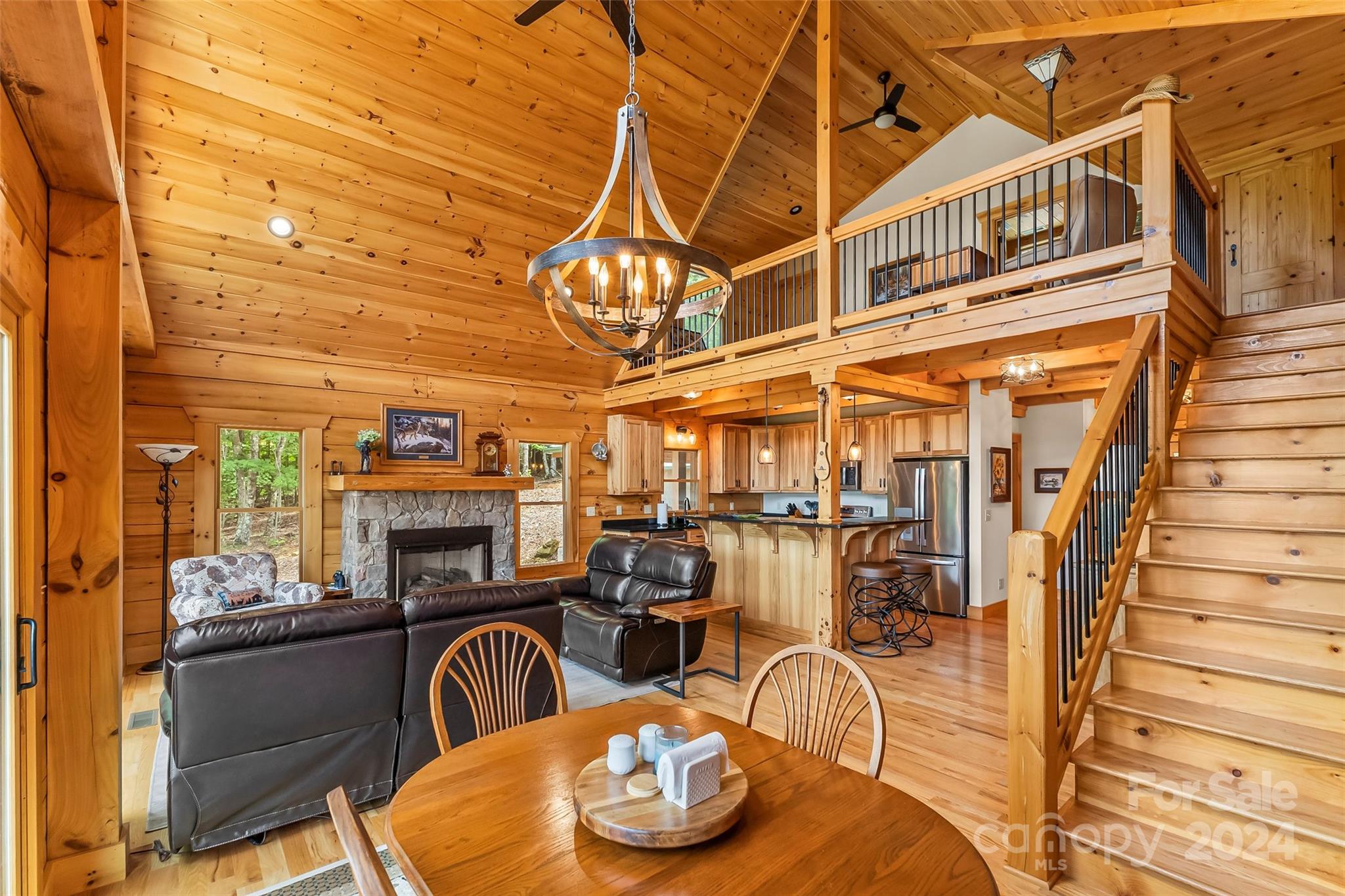 573 Lakeview Trail