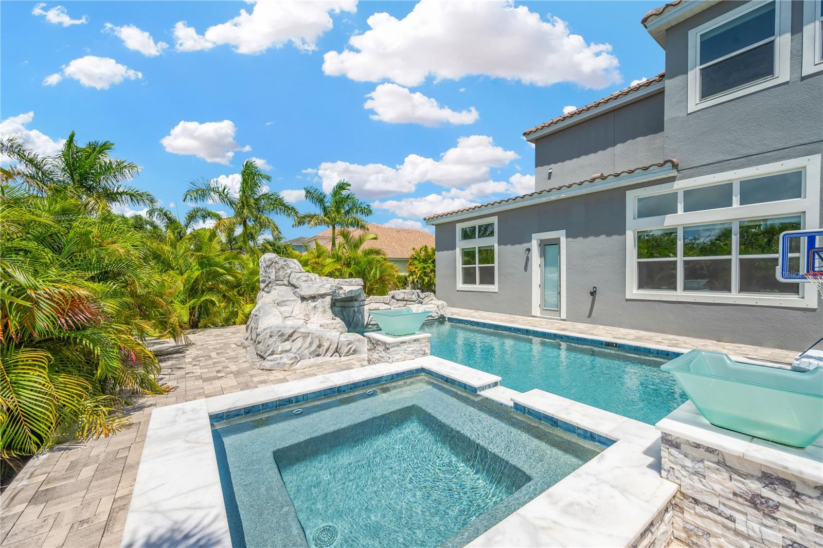 832 Manns Harbor Drive