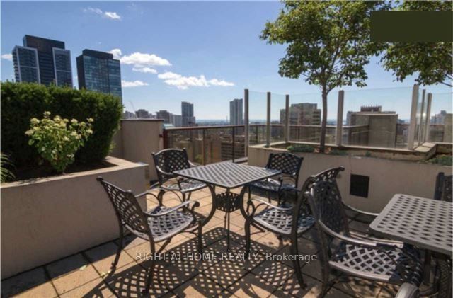 85 E Bloor St 1008