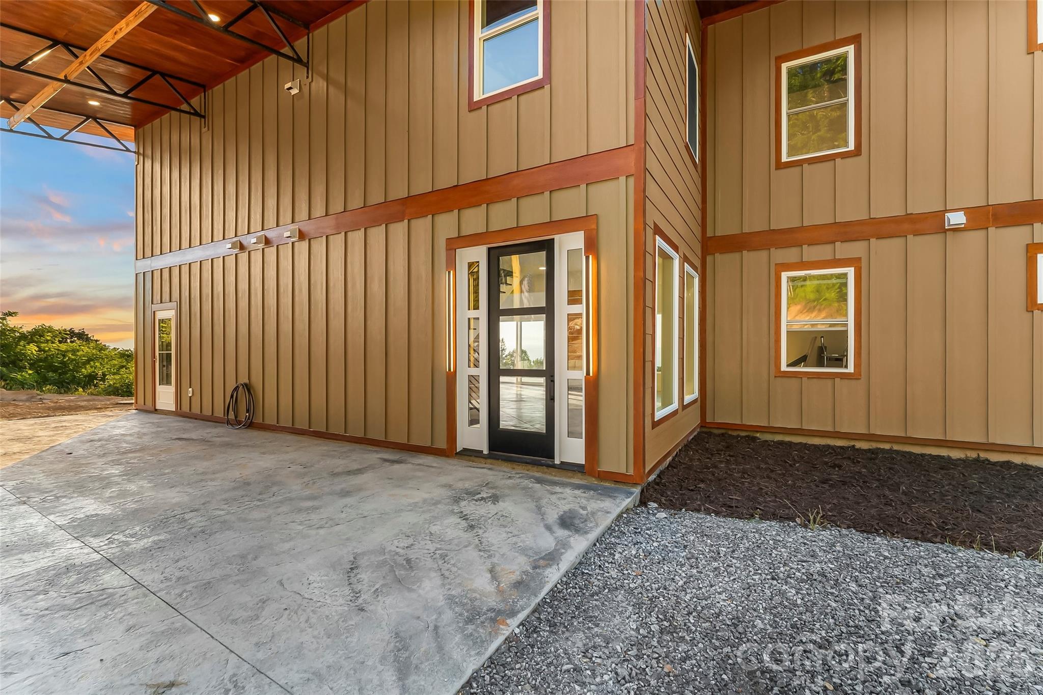 6718 Walkertop Mountain Heights Drive
