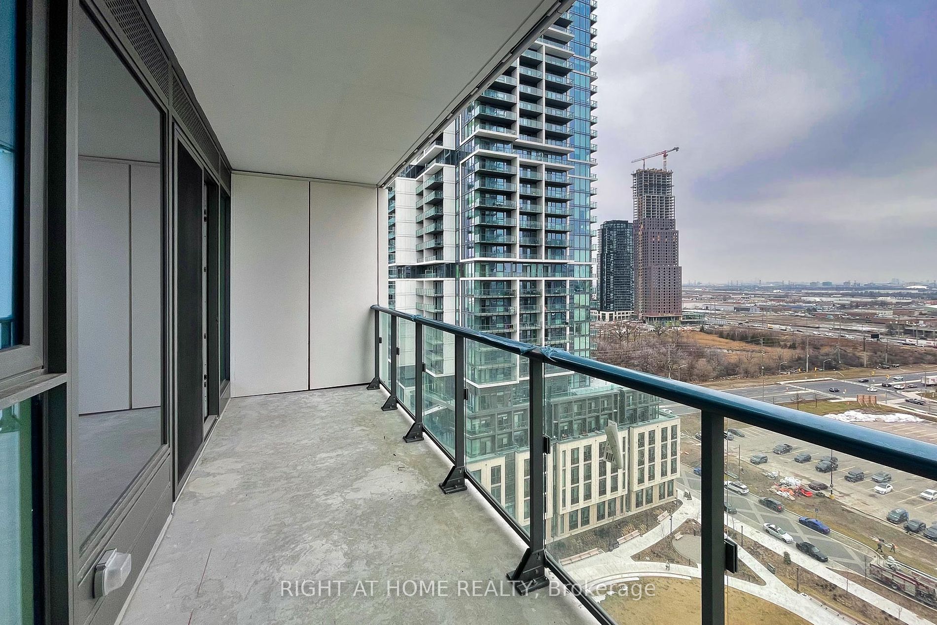 1000 Portage Pkwy 1608
