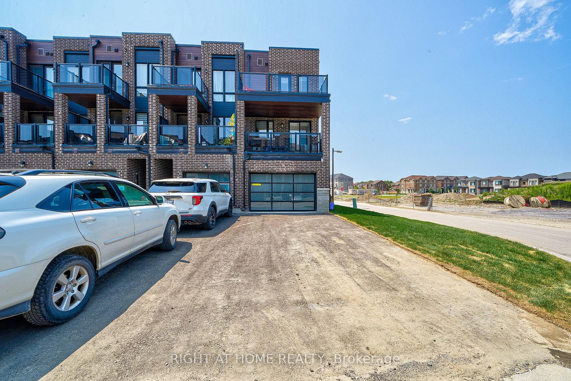 121 Stauffer Cres