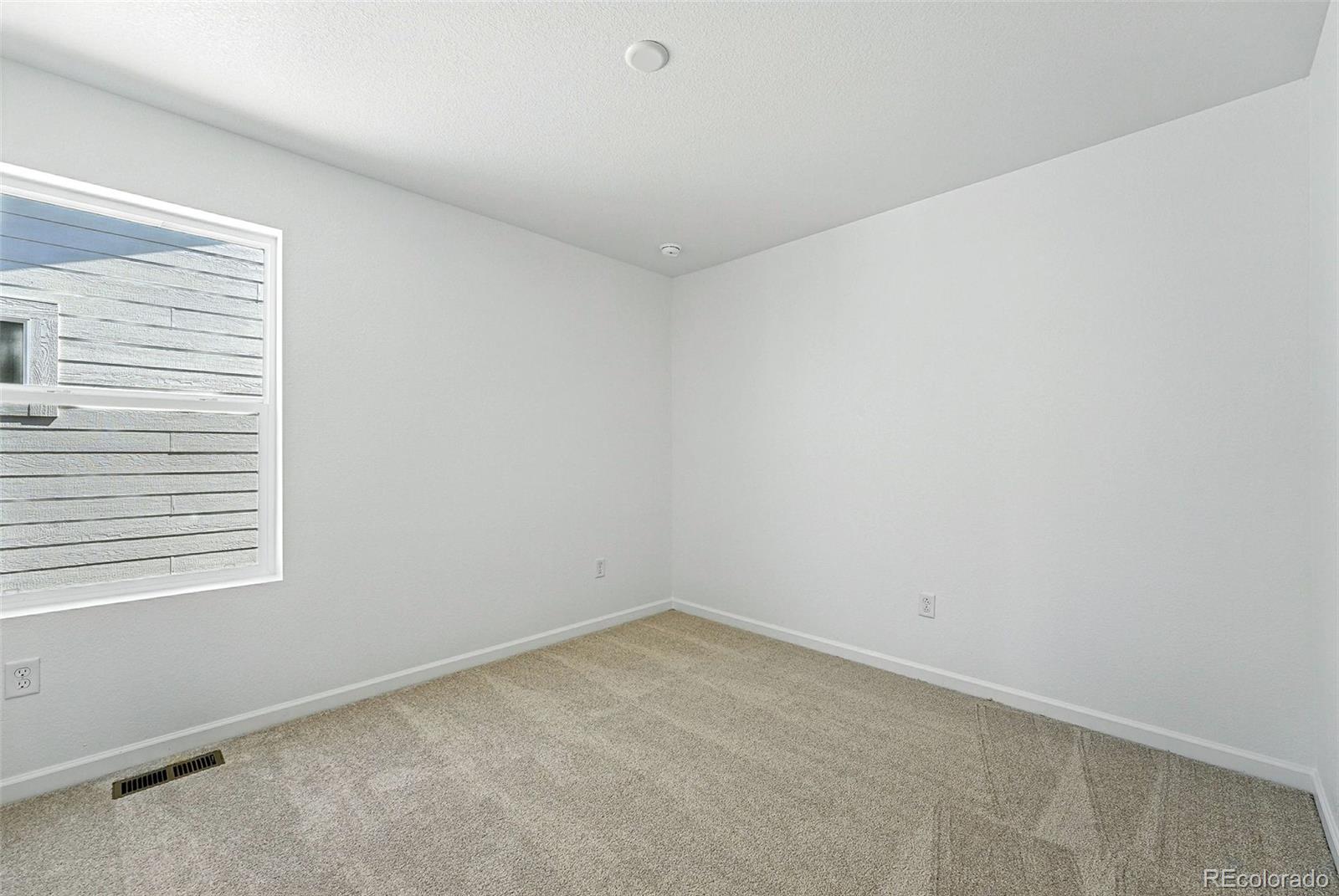 2102 Wagon Wheel Aly