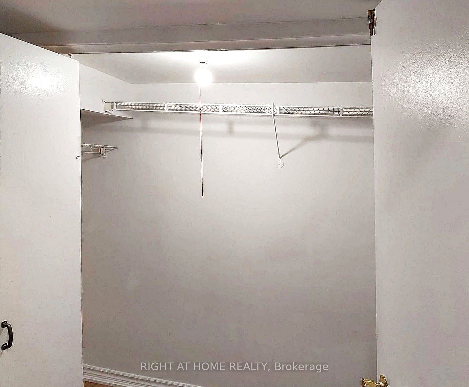 1 Tiffany Gate Bsmt