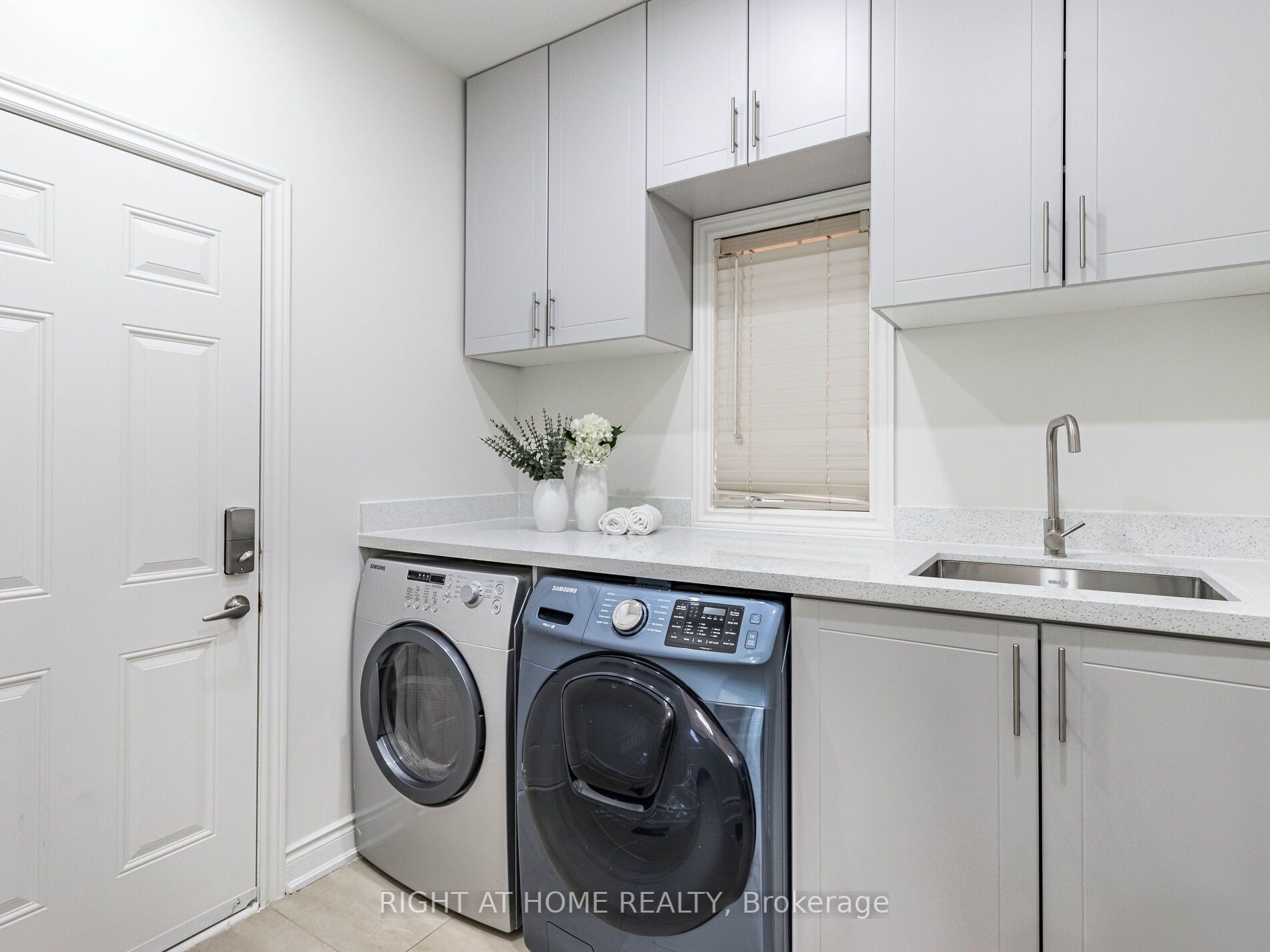 280 Wrigglesworth Cres