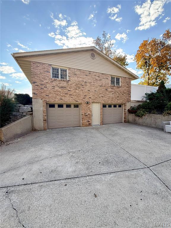 25 Coachlight Drive