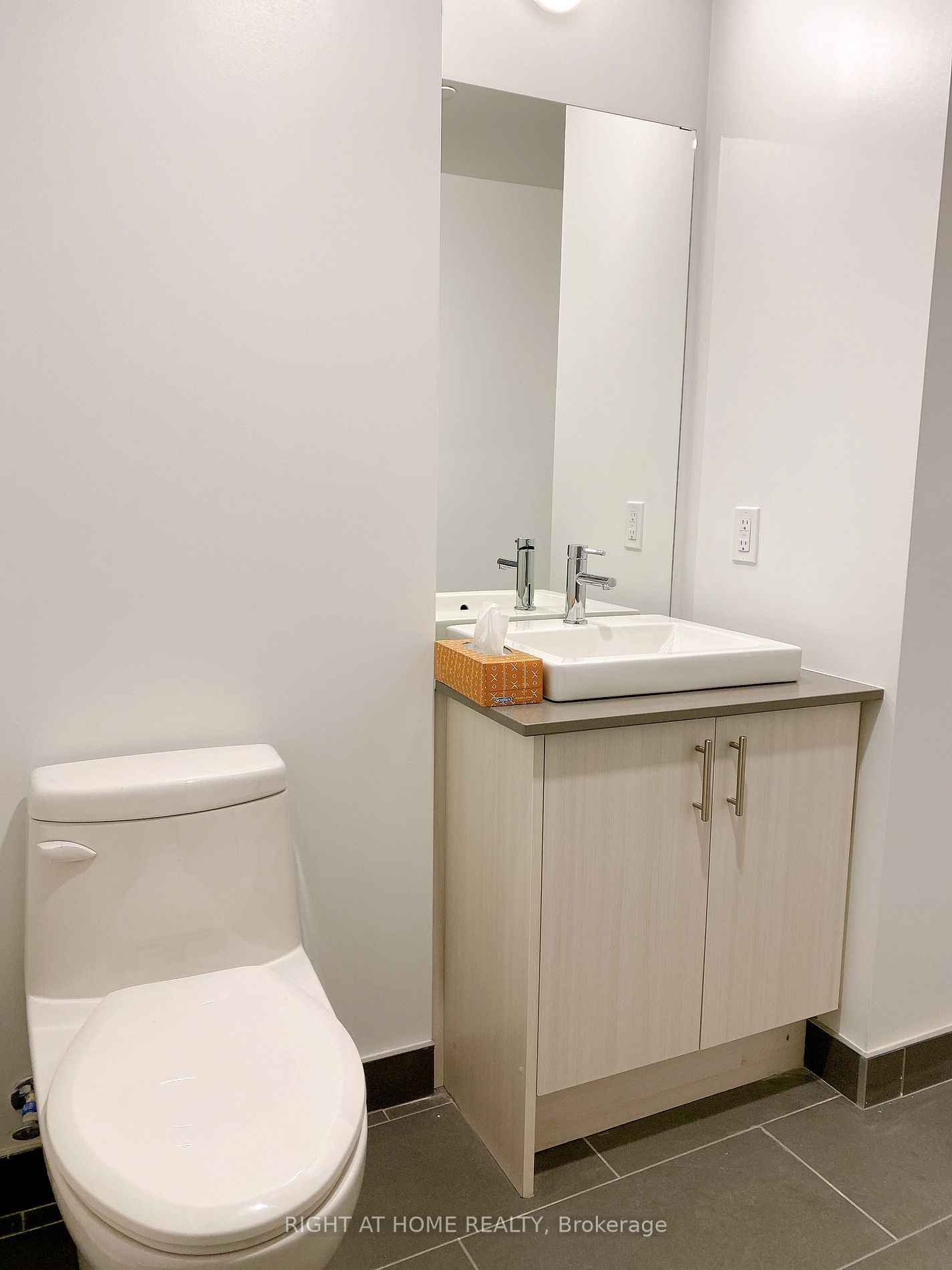 1195 The Queensway 101