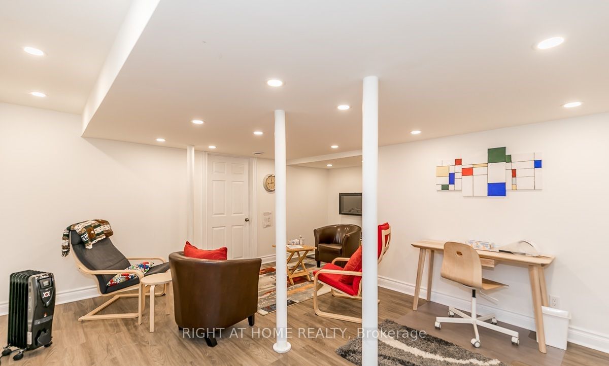 18642 Leslie St Bsmnt
