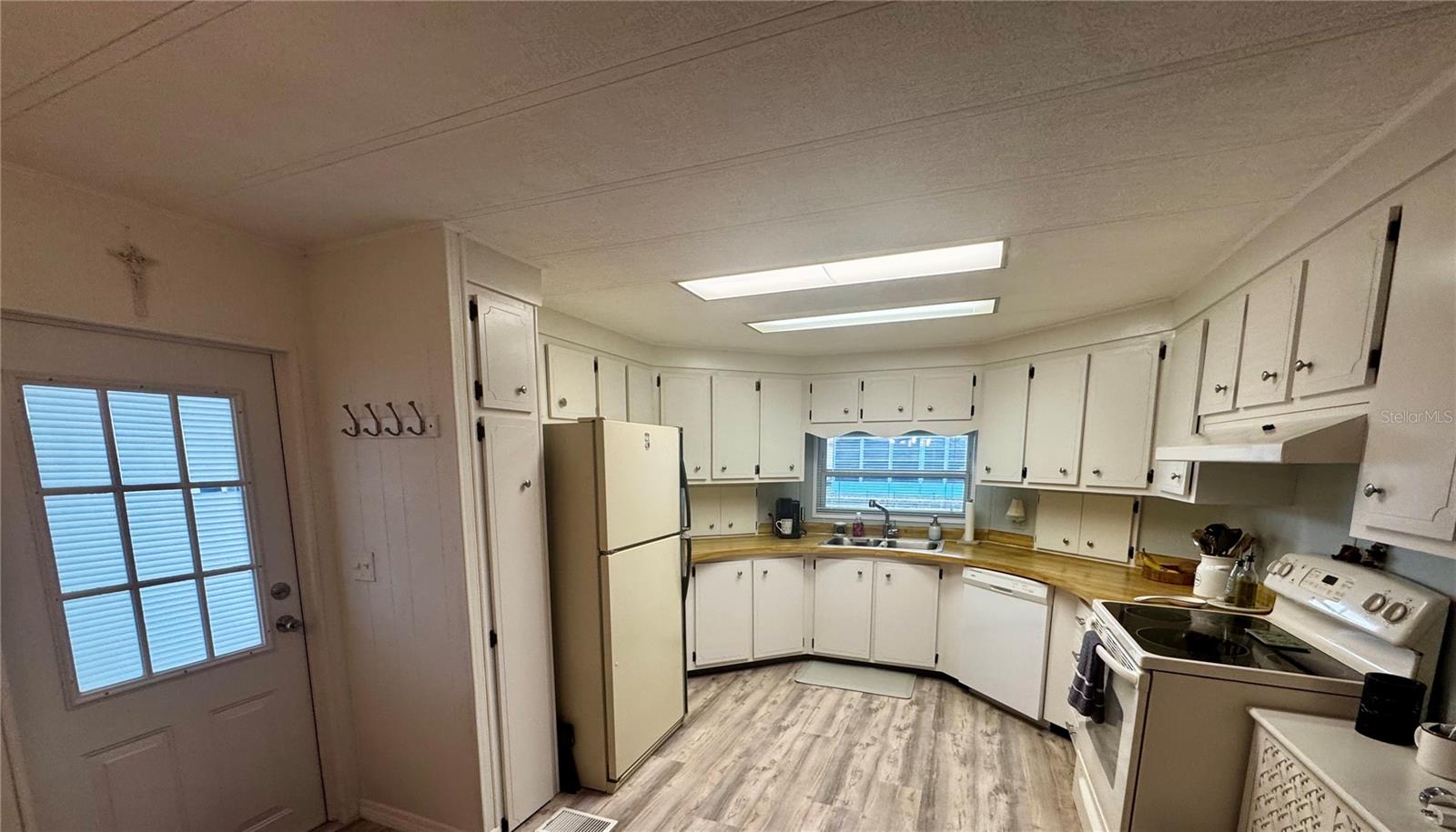 5619 Bayshore Road 240