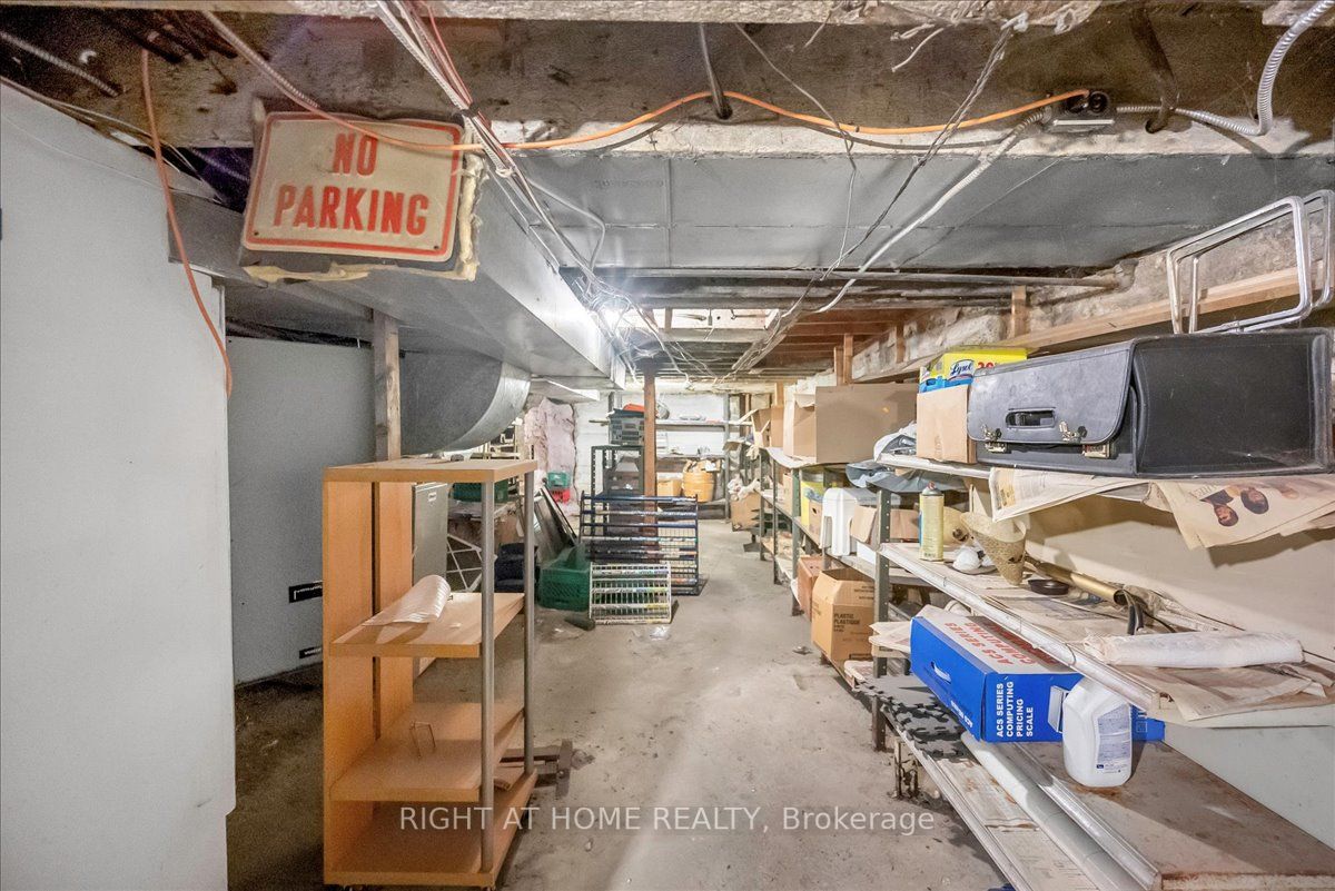 110 W Donlands Ave