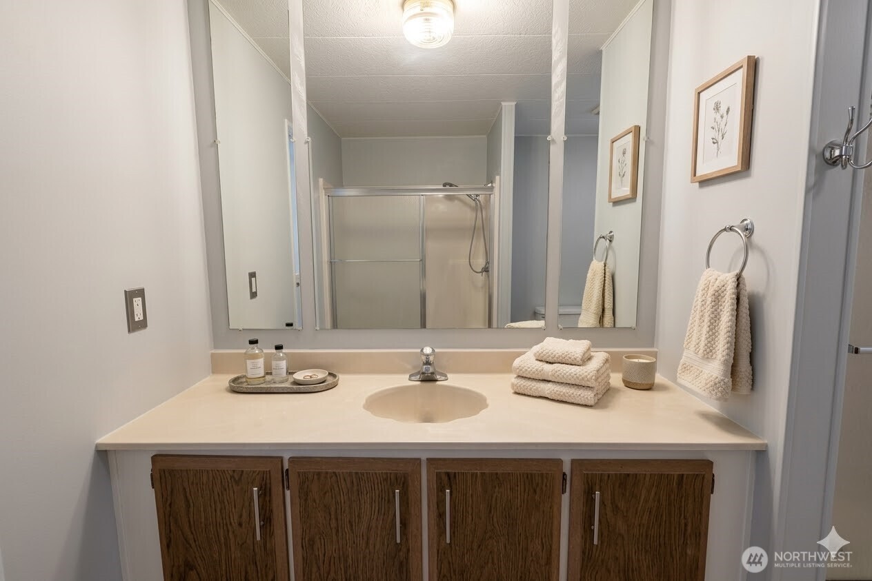 1200 Lincohn Street 301