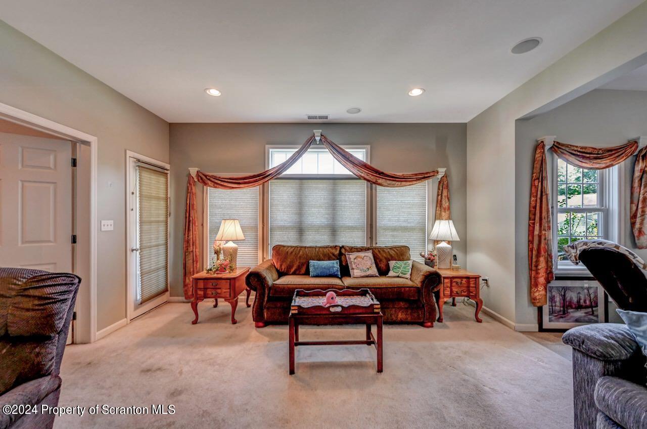 64 Parkland Drive Bldg 31
