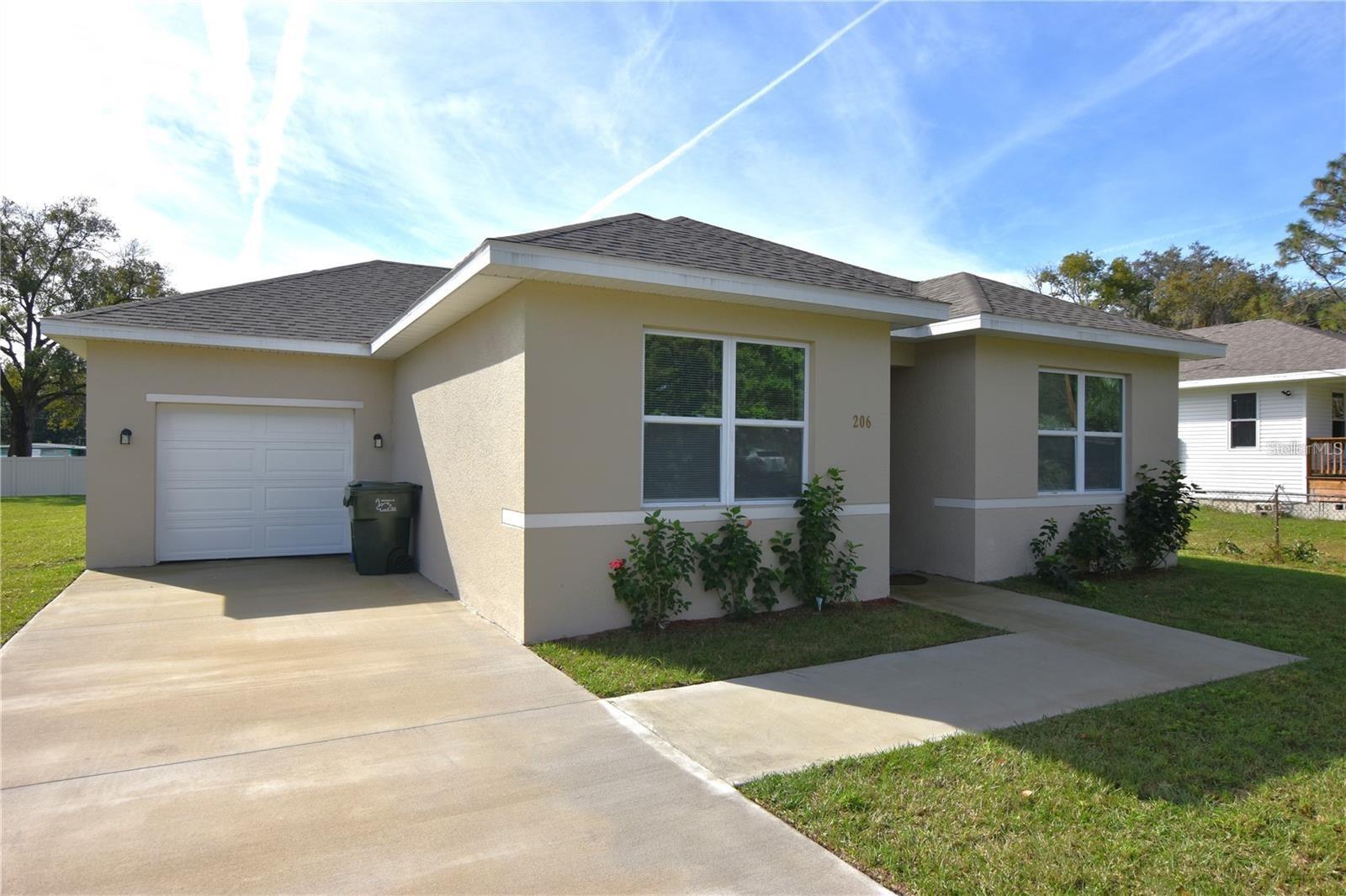 206 W Crescent Drive