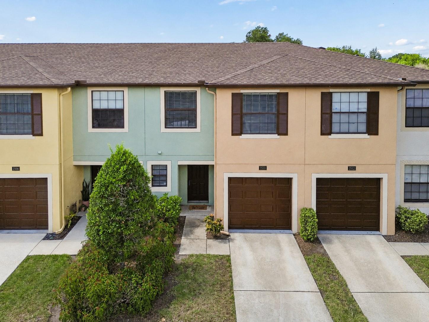 Welcome to EDGEWATER AT LAKE BRANDON, a GATED COMMUNITY offering the perfect blend ofconvenience, comfort, and MAINTENANCE FREE LIVING. This 3 BEDROOM, 2.5 BATH TOWNHOMEWITH A 1-CAR GARAGE features an inviting OPEN-CONCEPT FLOOR PLAN, PEACEFUL POND ANDCONSERVATION VIEWS, and a layout designed for both everyday living and entertaining.Recent improvements include a NEW HVAC SYSTEM (2023), FRESH INTERIOR PAINT (2025), NEWRANGE (2026), AND UPDATED BATHROOM LIGHT FIXTURES (2026), making this home trulyMOVE-IN READY.The HOA helps simplify everyday living by including EXTERIOR MAINTENANCE, GROUNDSMAINTENANCE, WATER, AND A COMMUNITY POOL, allowing you to spend more time enjoyingeverything the neighborhood has to offer.The functional kitchen offers ABUNDANT CABINETRY, A BREAKFAST BAR, AN EAT-IN DININGAREA, AND GENEROUS COUNTER SPACE, all overlooking the spacious living room. Sliding glass doorslead to the SCREENED LANAI, where you can relax and enjoy the tranquil POND AND CONSERVATIONVIEWS with no direct rear neighbors.Upstairs, the generous primary suite provides a private retreat with an en-suite bathroom and ample closetspace, while two additional bedrooms offer flexibility for family, guests, or a home office.Ideally located just minutes from I-75, SR 60, THE SELMON EXPRESSWAY, DOWNTOWN TAMPA,SHOPPING, DINING, AND ENTERTAINMENT, this home offers an exceptional combination of location,value, and lifestyle. Whether you're a first-time buyer, downsizing, or looking for a low-maintenance home inone of Brandon's most convenient locations, this is an opportunity you won't want to miss.