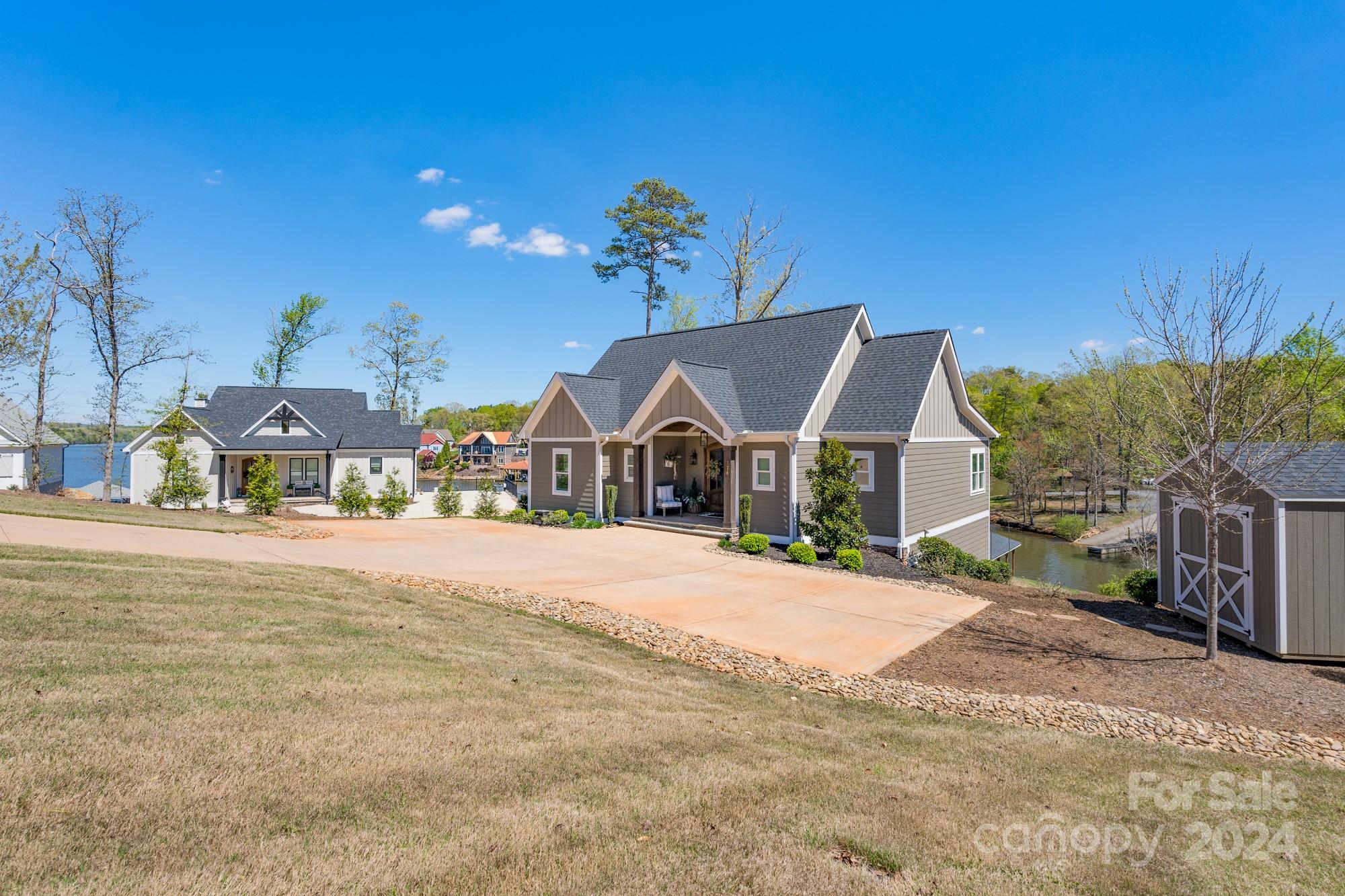 376 Landing Trail