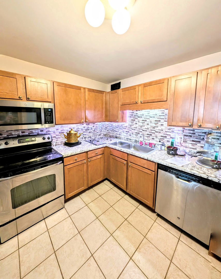 211 E Ohio Street 2321 Infiniti Properties