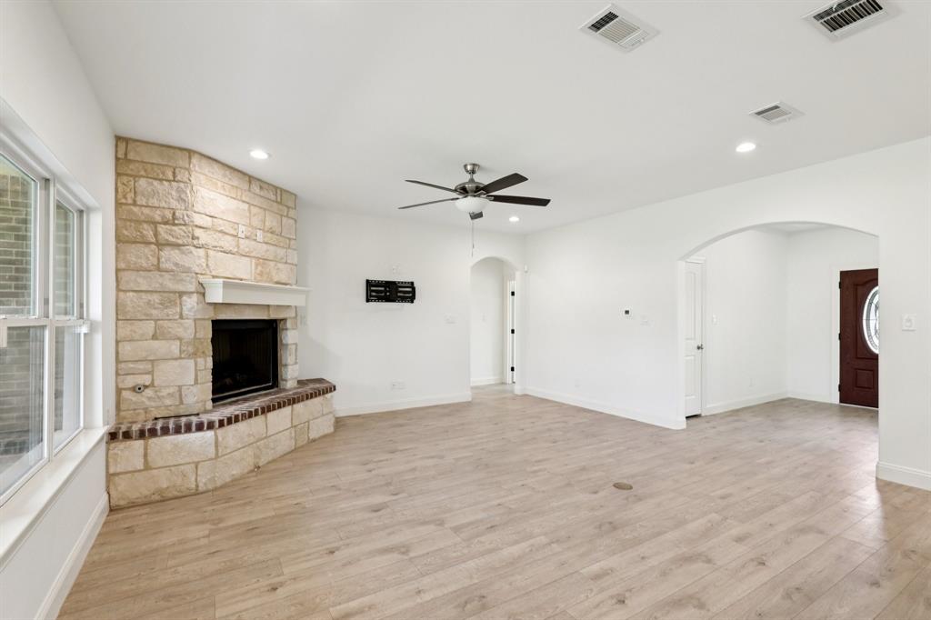 1702 Kings Lane