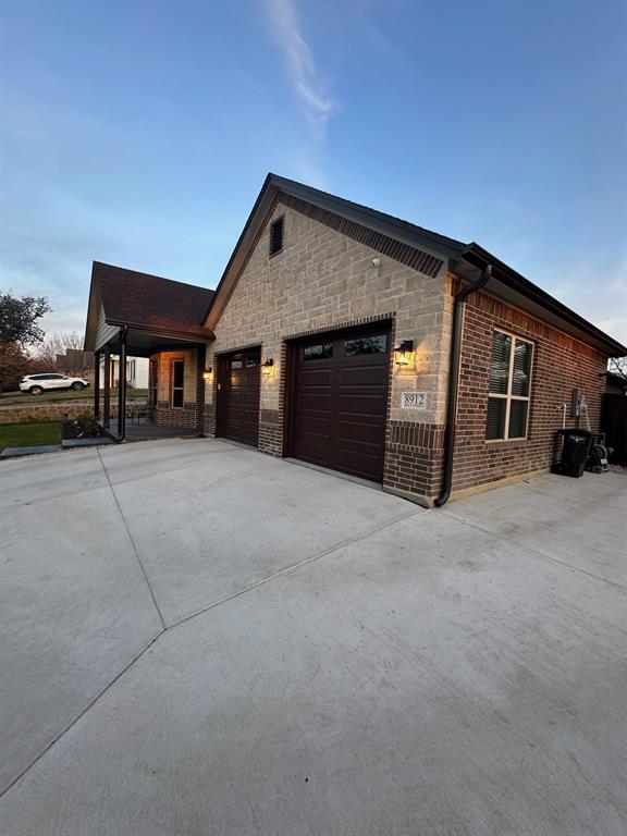 Fabulous custom home with lovely country setting, only 15 minutes away from downtown Fort Worth and walking distance to the lake. This Immaculate home with so many upgrades and the 4th bedroom can be in-law-suite or a game room. Lovely 4 bedroom, 3 bathroom house with Gourmet kitchen, oversize garage, stainless steel appliances, pot filler faucet, quartz countertops through the whole house, open floor plan, kitchen island, custom cabinets, amazing master bathroom rainfall-spray system, sprinkler system, tankless gas water heater and many other upgrades. Lakeside is a wonderful family friendly neighborhood.