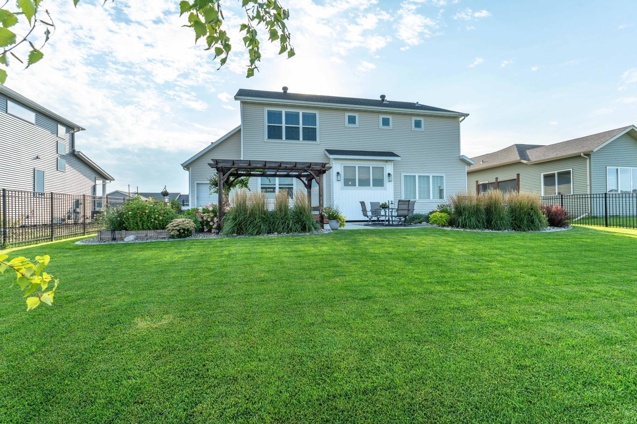 8825 Meadowlark Parkway