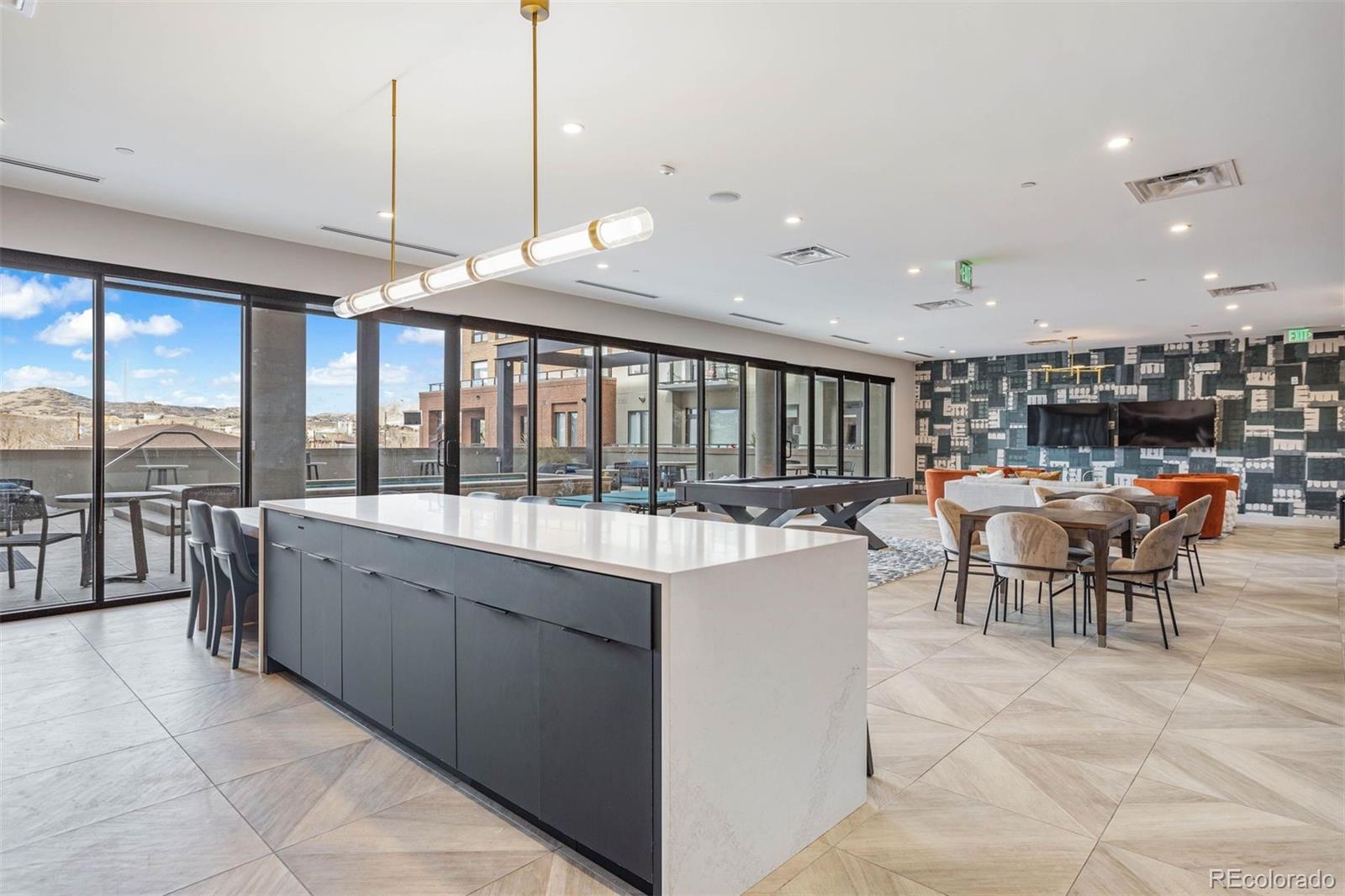 20 N Wilcox Street 621