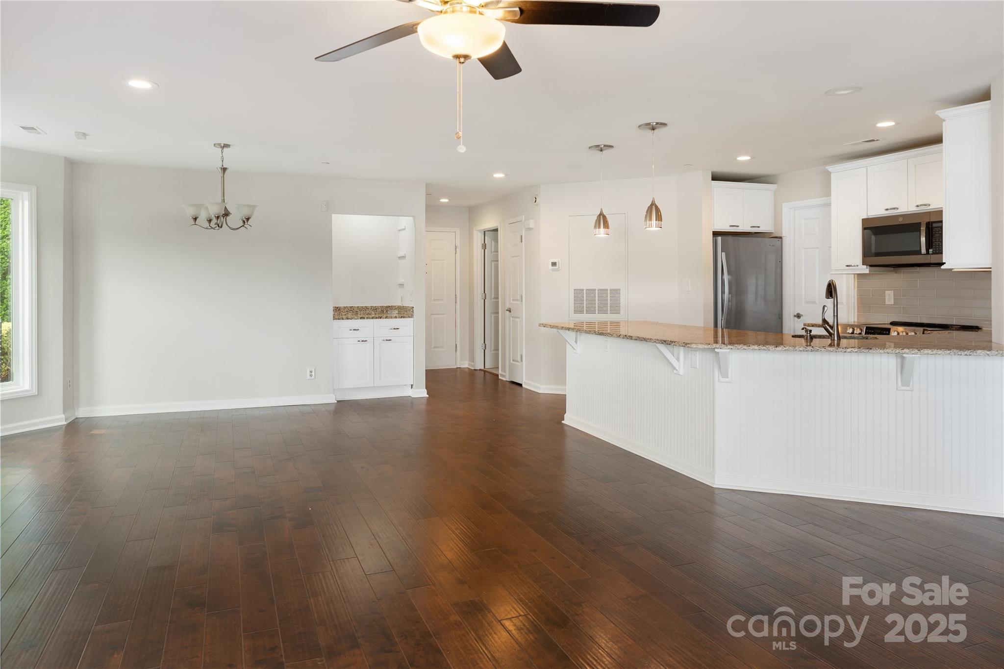 18647 Vineyard Point Lane