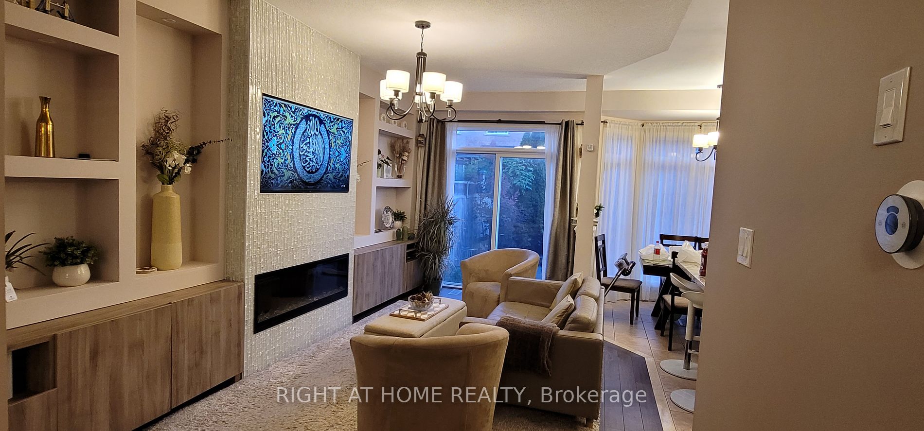 5570 Waterwind Cres