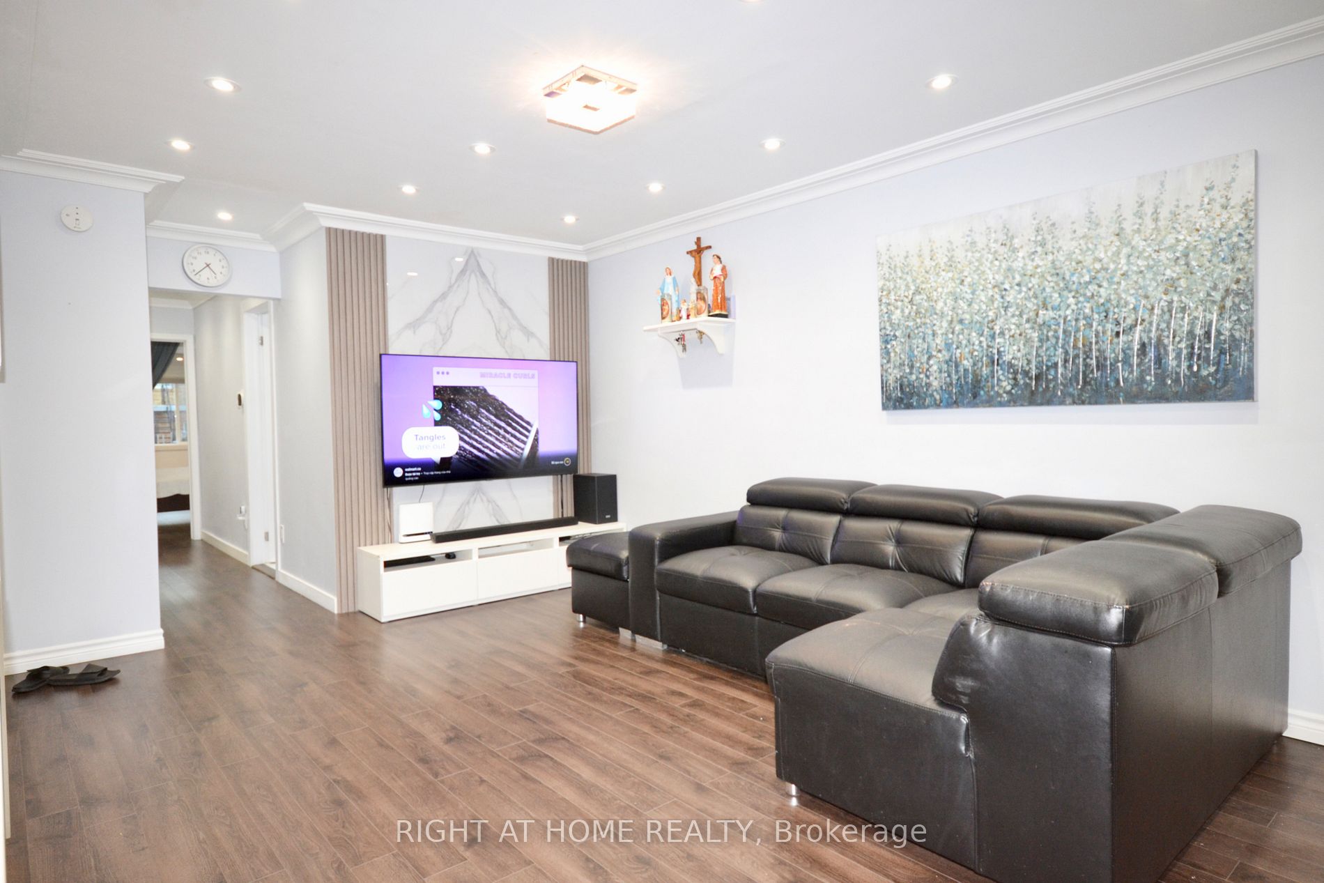 27 Cameo Cres