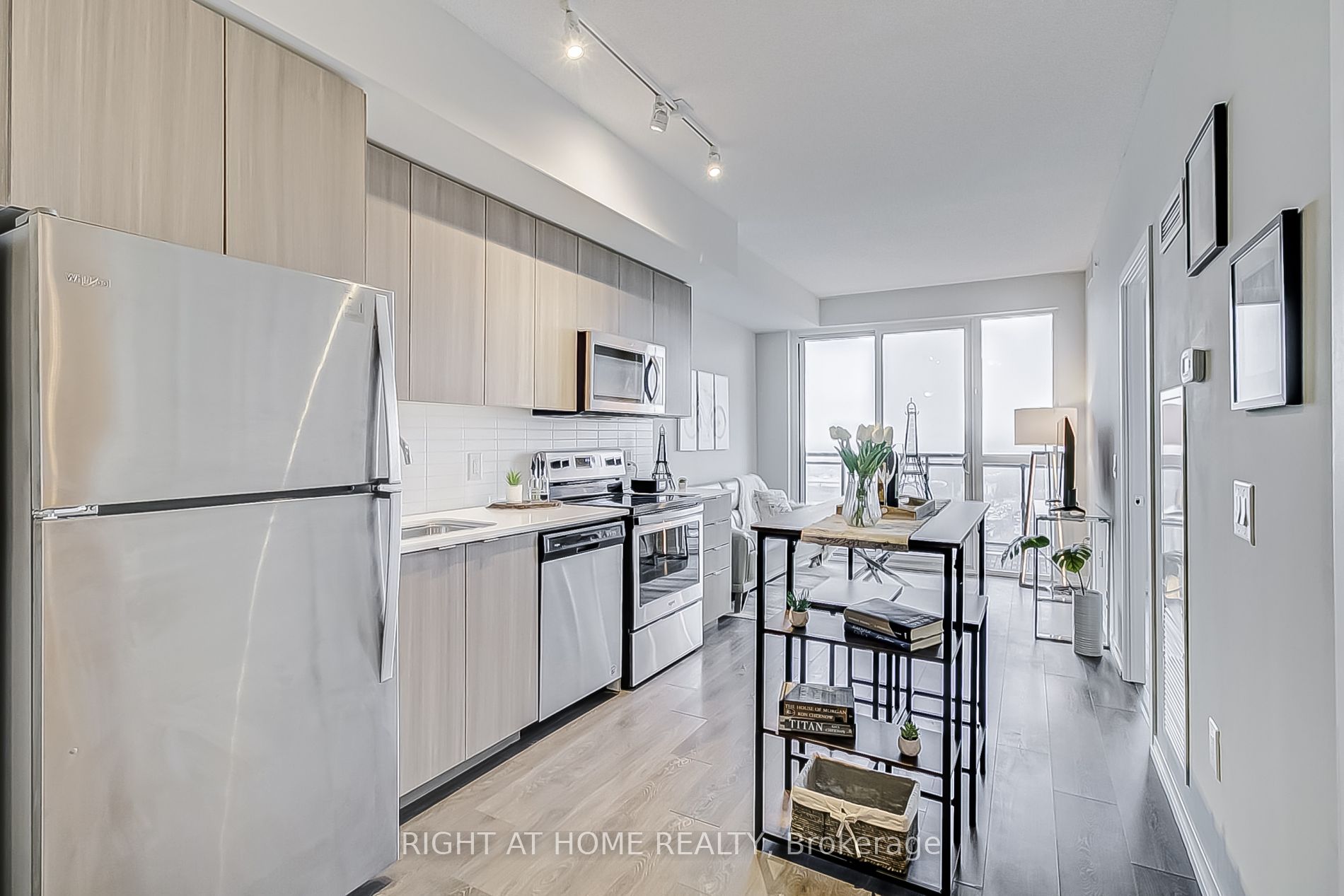 3237 Bayview Ave 1105