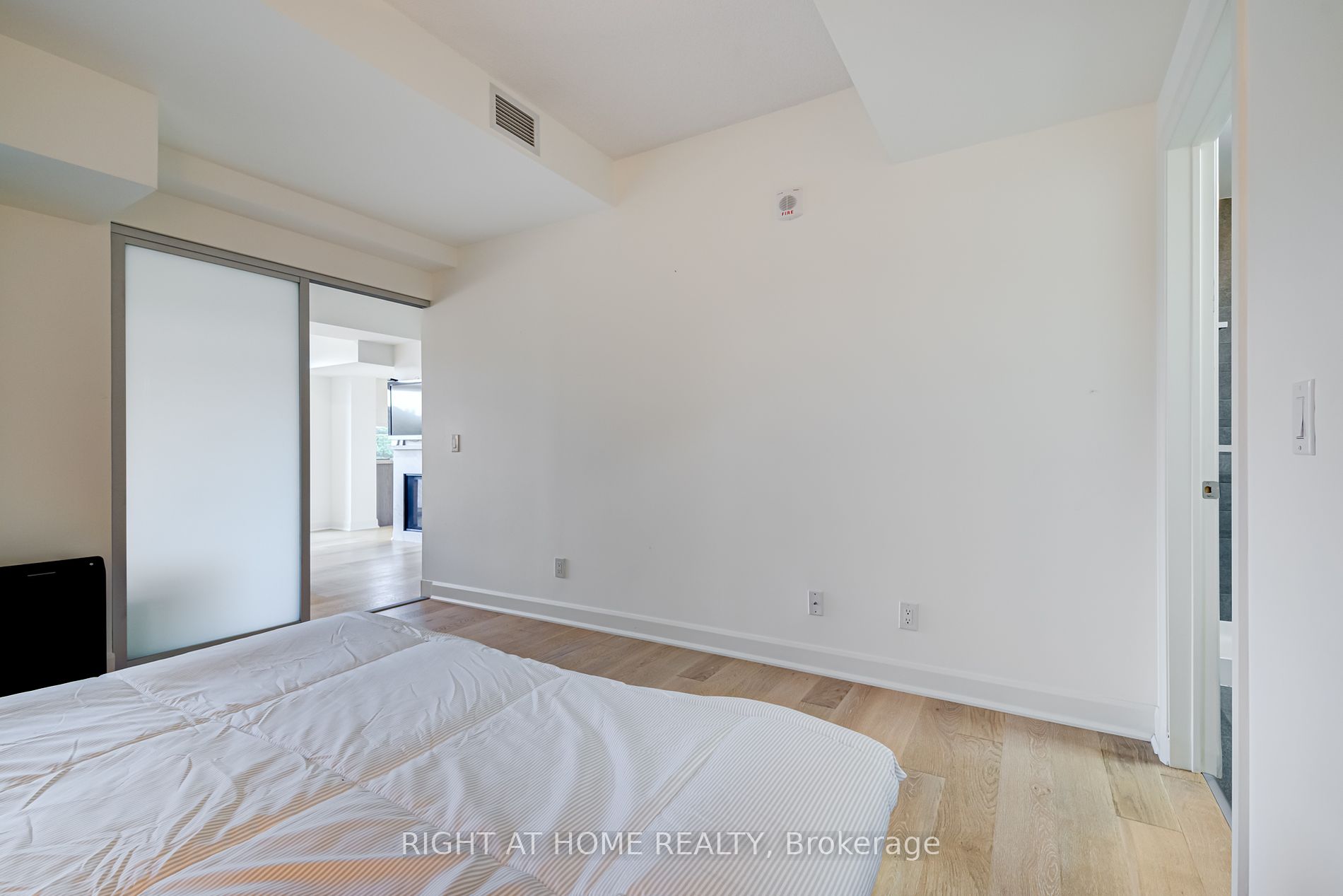 580 Kingston Rd 406