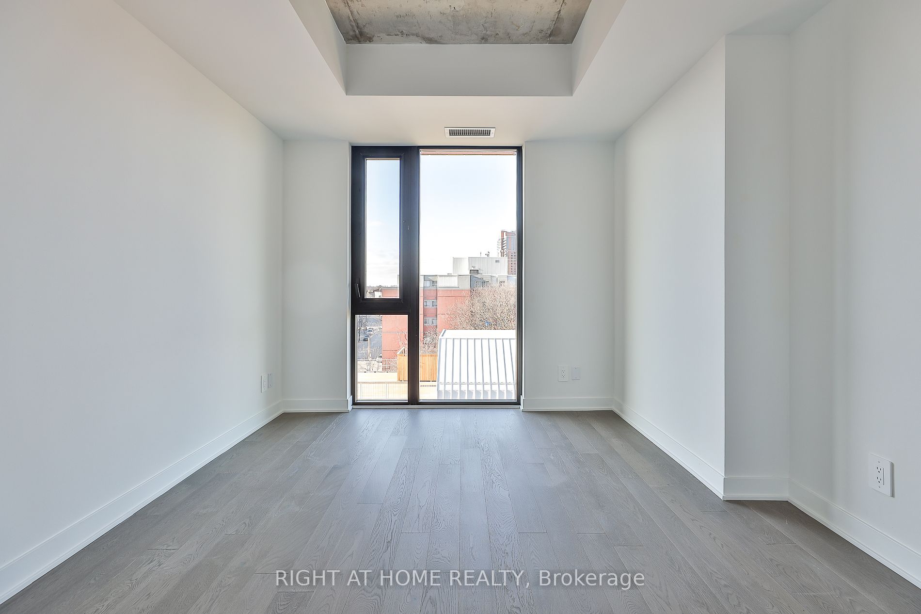 2720 W Dundas St 509