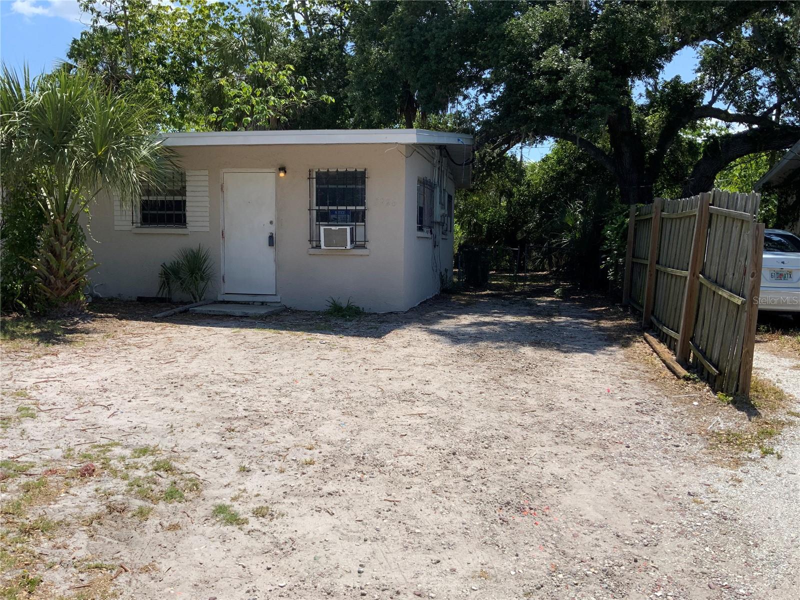 2926 N Orange Avenue