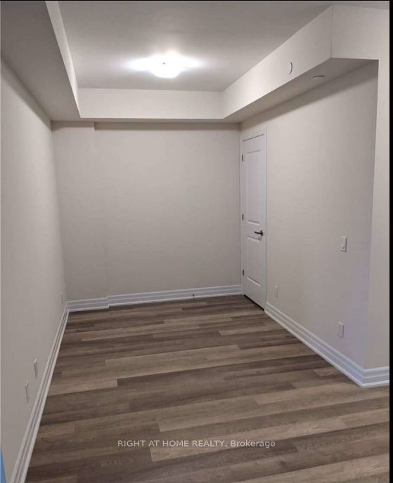 9085 Jane St 422
