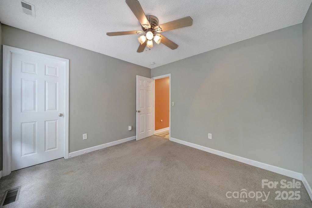 4394 Mountain Creek Road