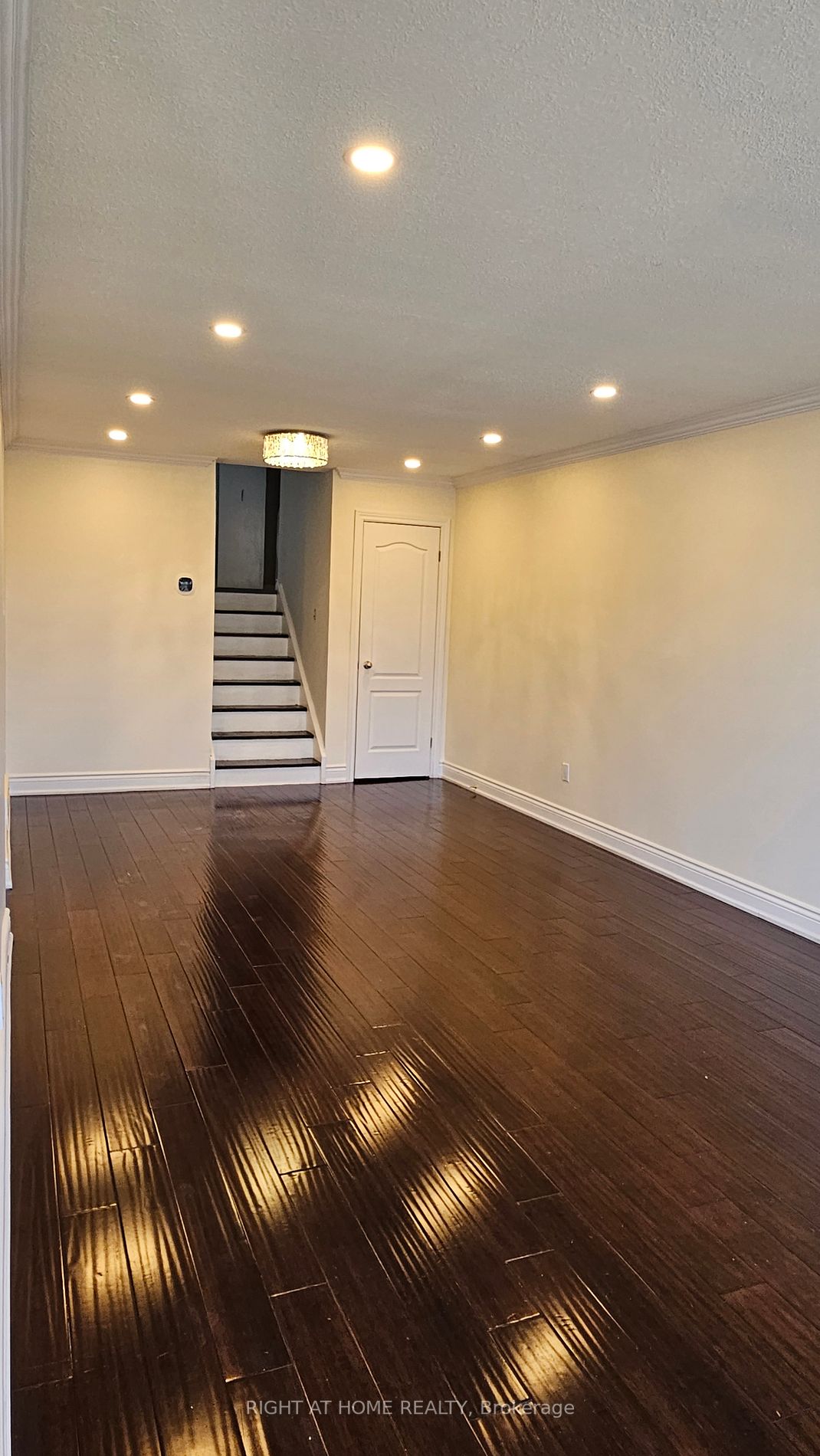 2493 Harman Crt Upper