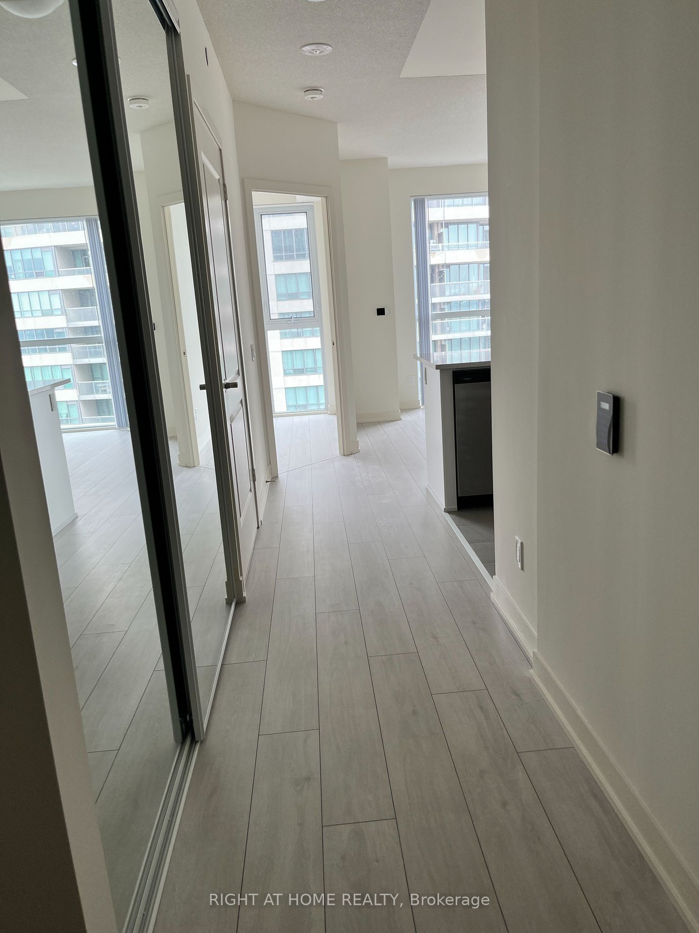 4955 Yonge St 2906